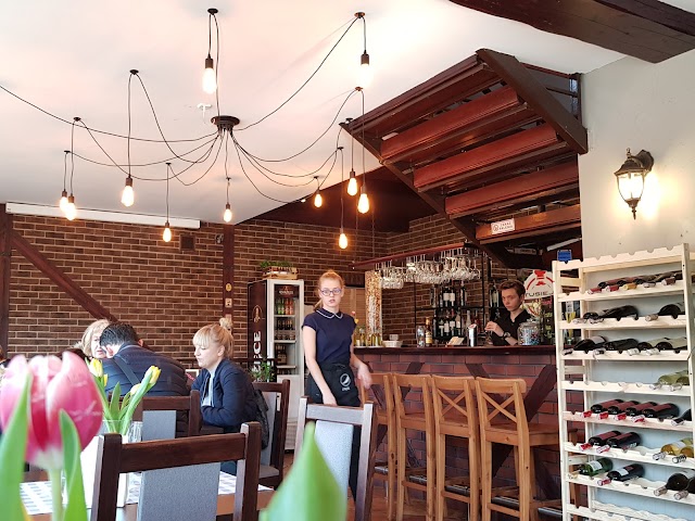 TuSieJe - restauracja // pizzeria // spotkania