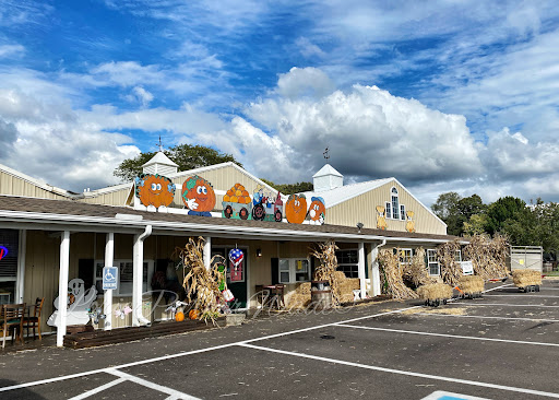 Lovely's Farm Market & Country Bakery