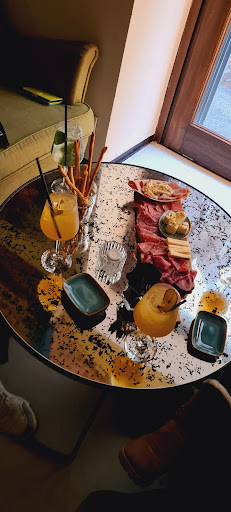 Le Baudelaire Wine & Gin Bar - Thumbnail