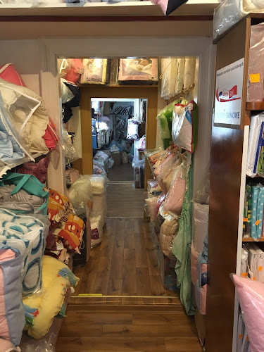 Emeryk Marek. Hurtownia art. pościelowych