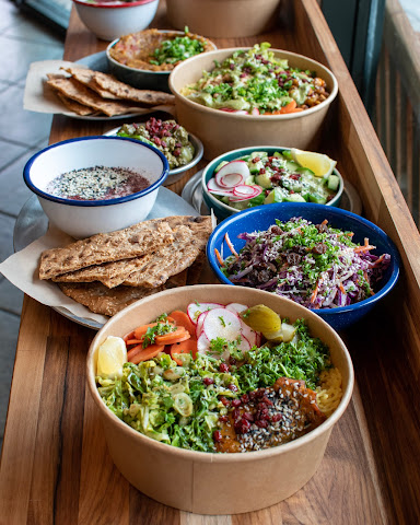 Komaaj Pila Bazaar by null