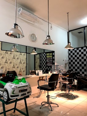 BARBERSHOP RAJA CUKUR, Author: Yoanna Yona