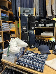 Photo n°14 de Décision à Neuilly-sur-Seine (Magasin de vêtements pour hommes)