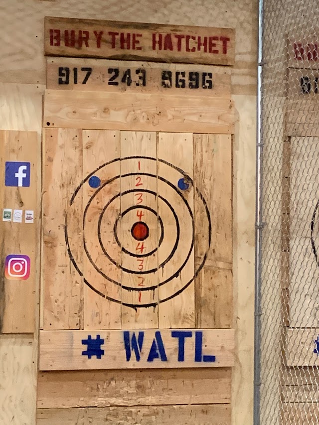 Bury the Hatchet Brooklyn - Axe Throwing
