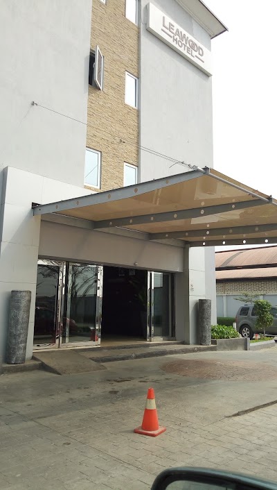 Photos of Leawood Hotel