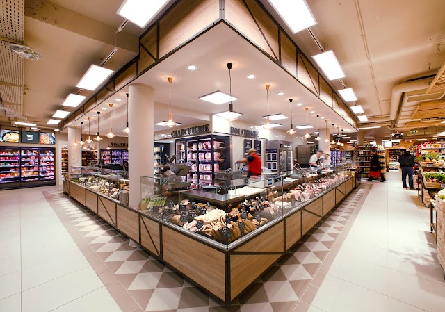Carrefour market
