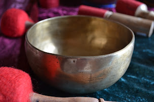 Photo n°19 de Soins énergétiques-Massages sonores St-Brieuc Françoise Yvergniaux à Ploufragan (Praticien de médecine alternative)