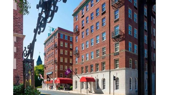 Sheraton Commander Hotel - 2