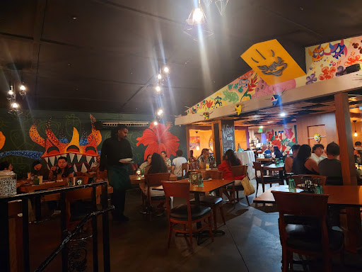 Platos Restaurant & Bar