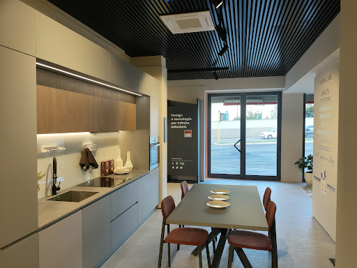 LUBE STORE Piombino - Thumbnail