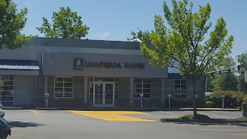 Umpqua Bank photo
