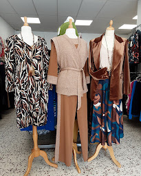 Photo n°23 de Boutique Safran, Prêt à Porter féminin du 36 au 50 u 36 au 52 à L'Isle-Jourdain (Magasin de vêtements pour femmes)
