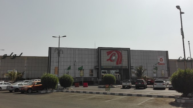 Lulu Hypermarket Car Parking Area, Author: Shameer Babu