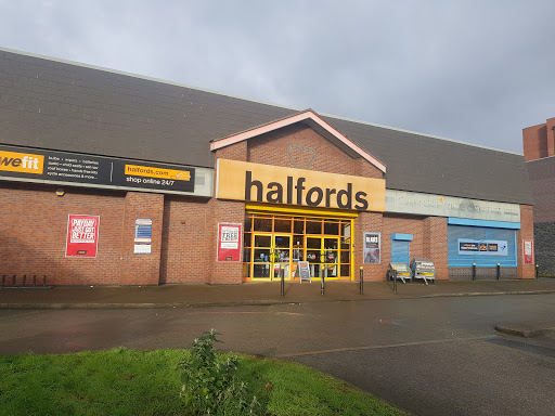 Halfords - Wrexham - Visual