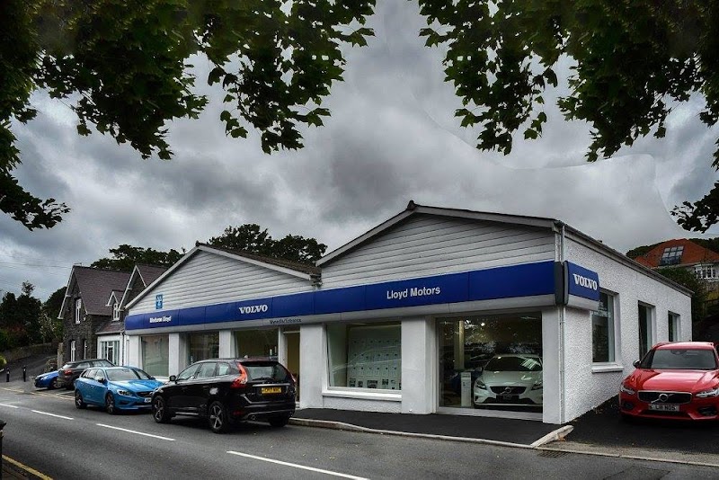 Lloyd Motors Aberaeron - Volvo Cars photo 3