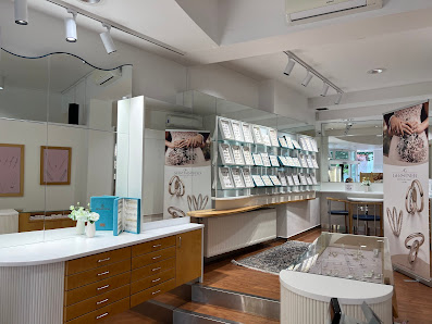 Juwelier Reiss | Schmuck, Uhren & Trauringe | Oberwart Hauptpl. 4, 7400 Oberwart, Österreich