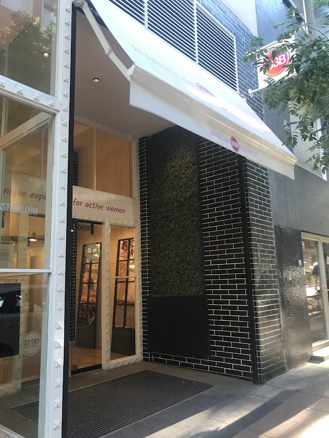 B3B Woman Studio