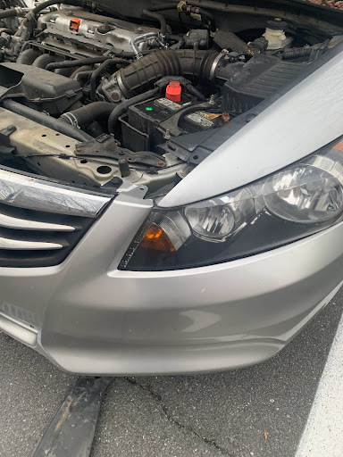 Roadside assistance near me, Arlington VA, UberRoadsideHelp! Jump start, car lockout, fuel delivery, flat tire repair,change! - Thumbnail