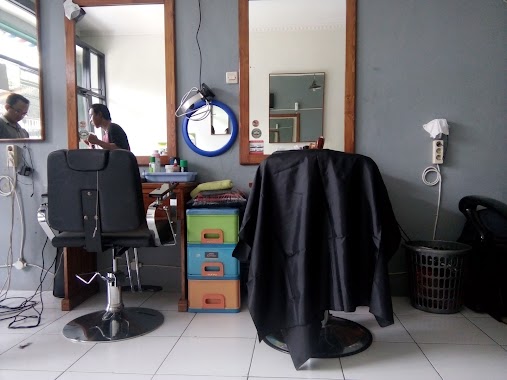 Alka Barbershop, Author: kunti wahidah