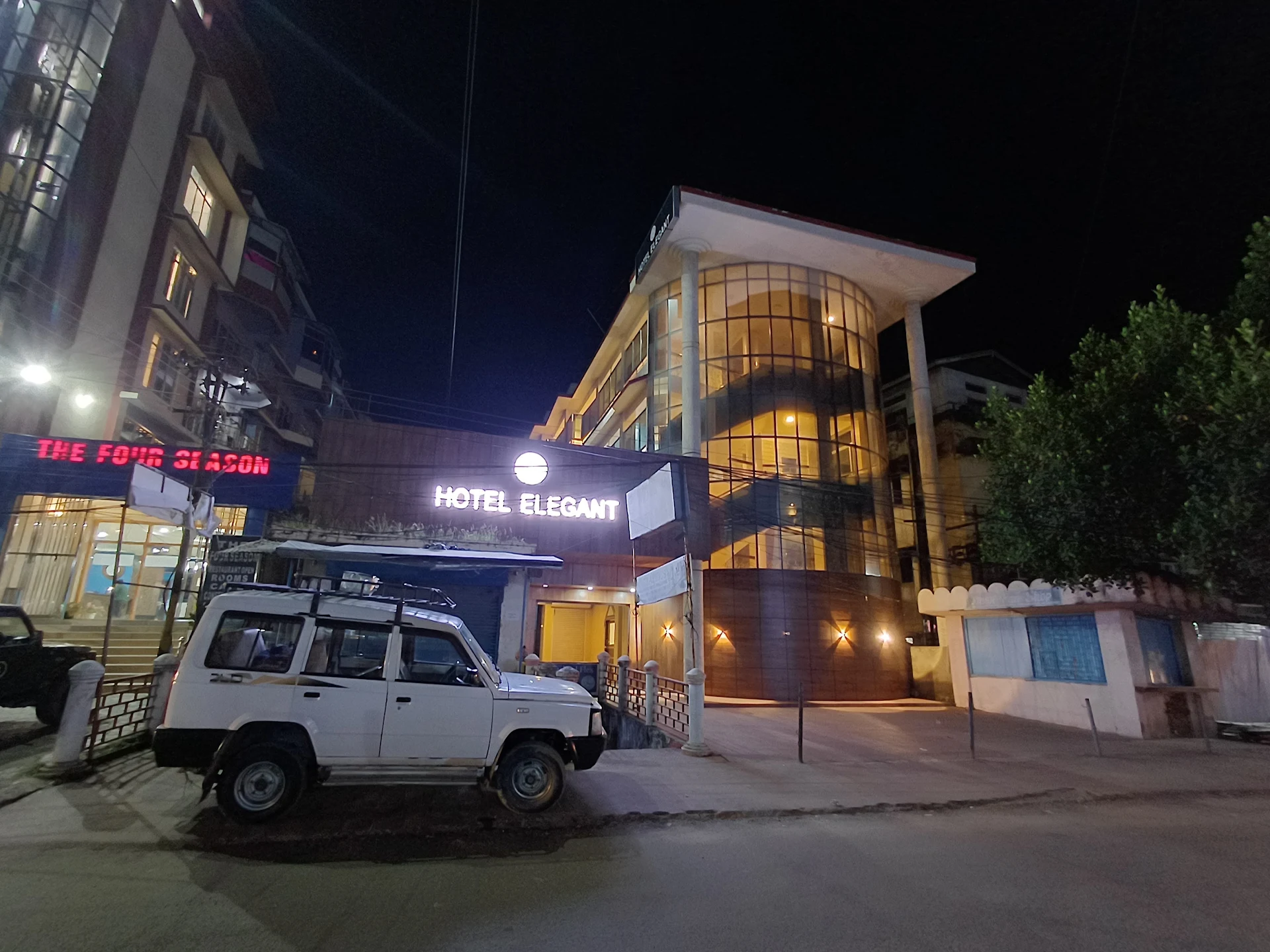 HOTEL ELEGANT