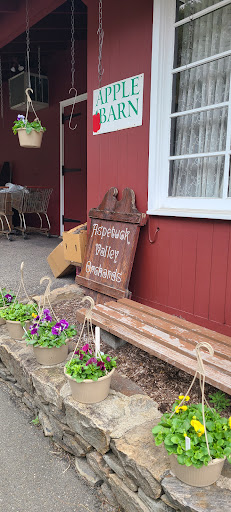 Aspetuck Valley Apple Barn