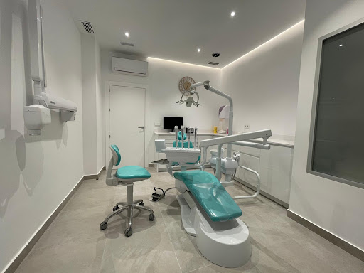 CLÍNICA AURORA DENTAL