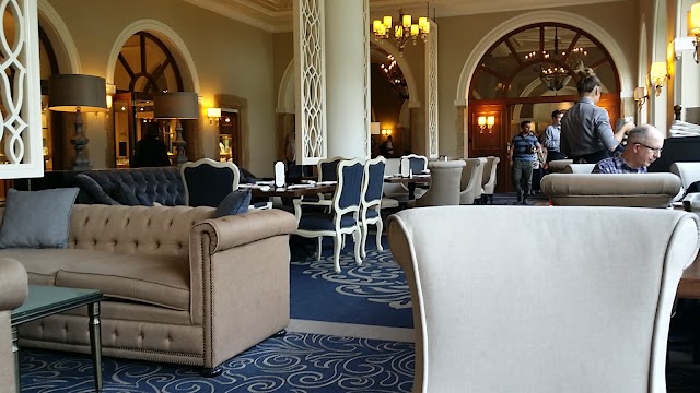 Lakeview Lounge