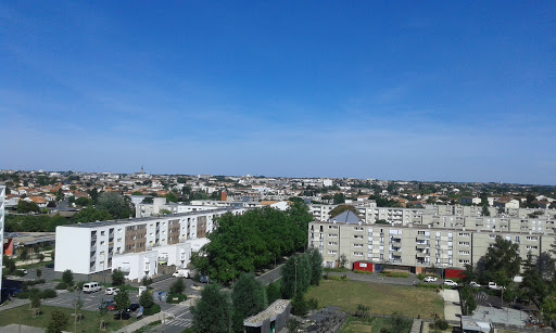 Place Raoul Auzanneau