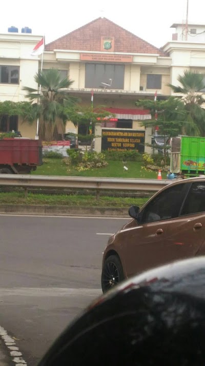 Photos of Serpong Police Station