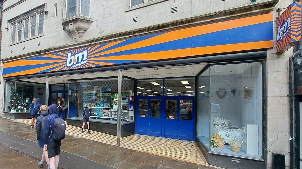 B&M Store