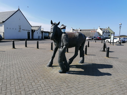 The Carter's Memorial Statue