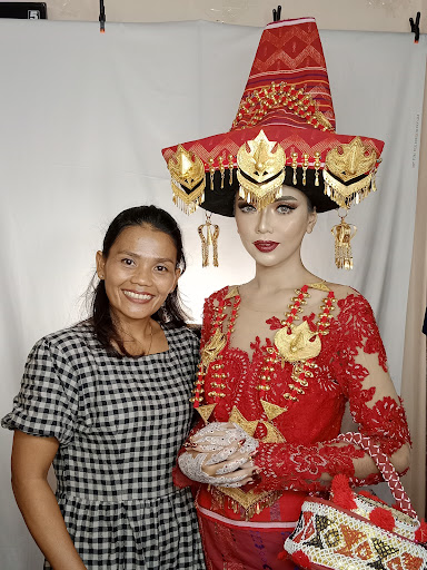 Fiona Salon & Florist