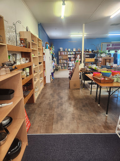 Good Country Community Opshop - Thumbnail