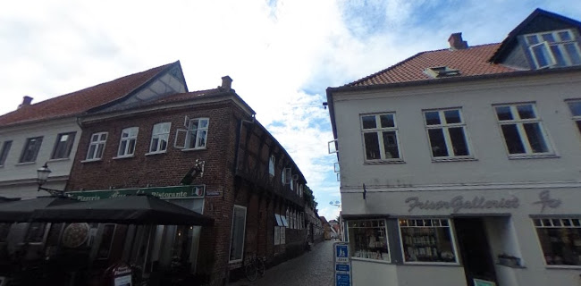 Quedensgård Cafe Og Krambod
