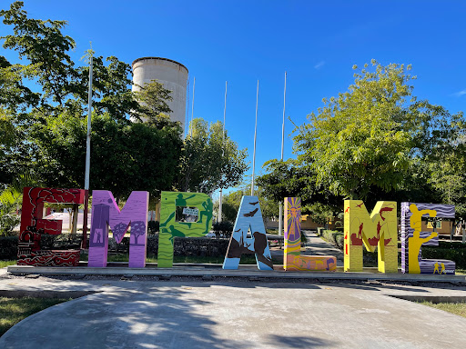 Plaza Independencia: "El tinaco" - Thumbnail