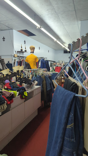 E ST Thrift & The Toggery - Thumbnail