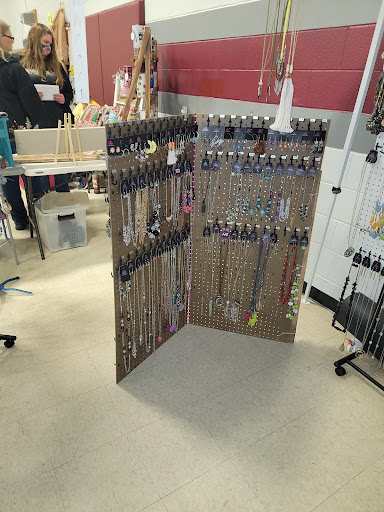 Mandi and Mimis Jewelry Corner - Thumbnail