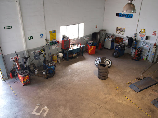 Técnicos en automoción Gallery - Spain