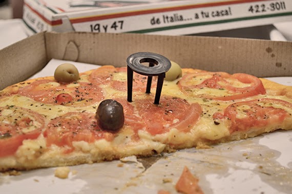 Tito Tomatino, Author: Crítico de Pizzas