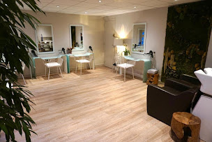 Photo n°1 de Salon N°6 à Orléans (Salon de coiffure)