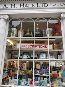 Pulteney Pharmacy bath