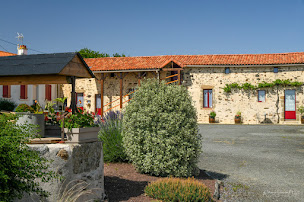Photo n°4 de Domaine de la Courillère - Chambre d'hôtes Puy du Fou à Le Boupère (Chambre d'hôtes)