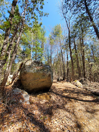 Witt's End Trail - Pleasant Street entrance/parking - Thumbnail