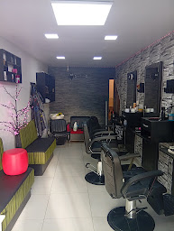 Photo n°4 de Yassine coiffure à Notre-Dame-de-Bondeville (Salon de coiffure)