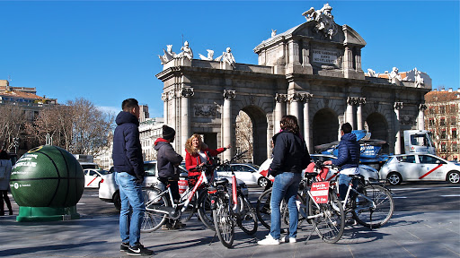Retiro Magic: Segway, Karts, Actividades al Aire Libre - Thumbnail