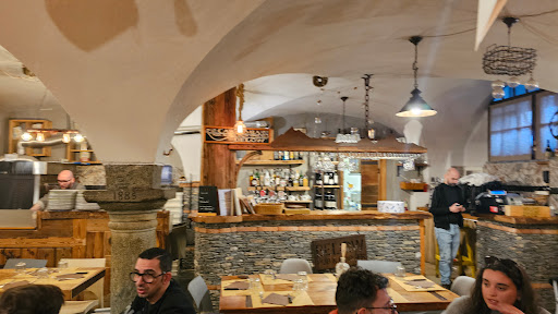 Casa Mia - Below