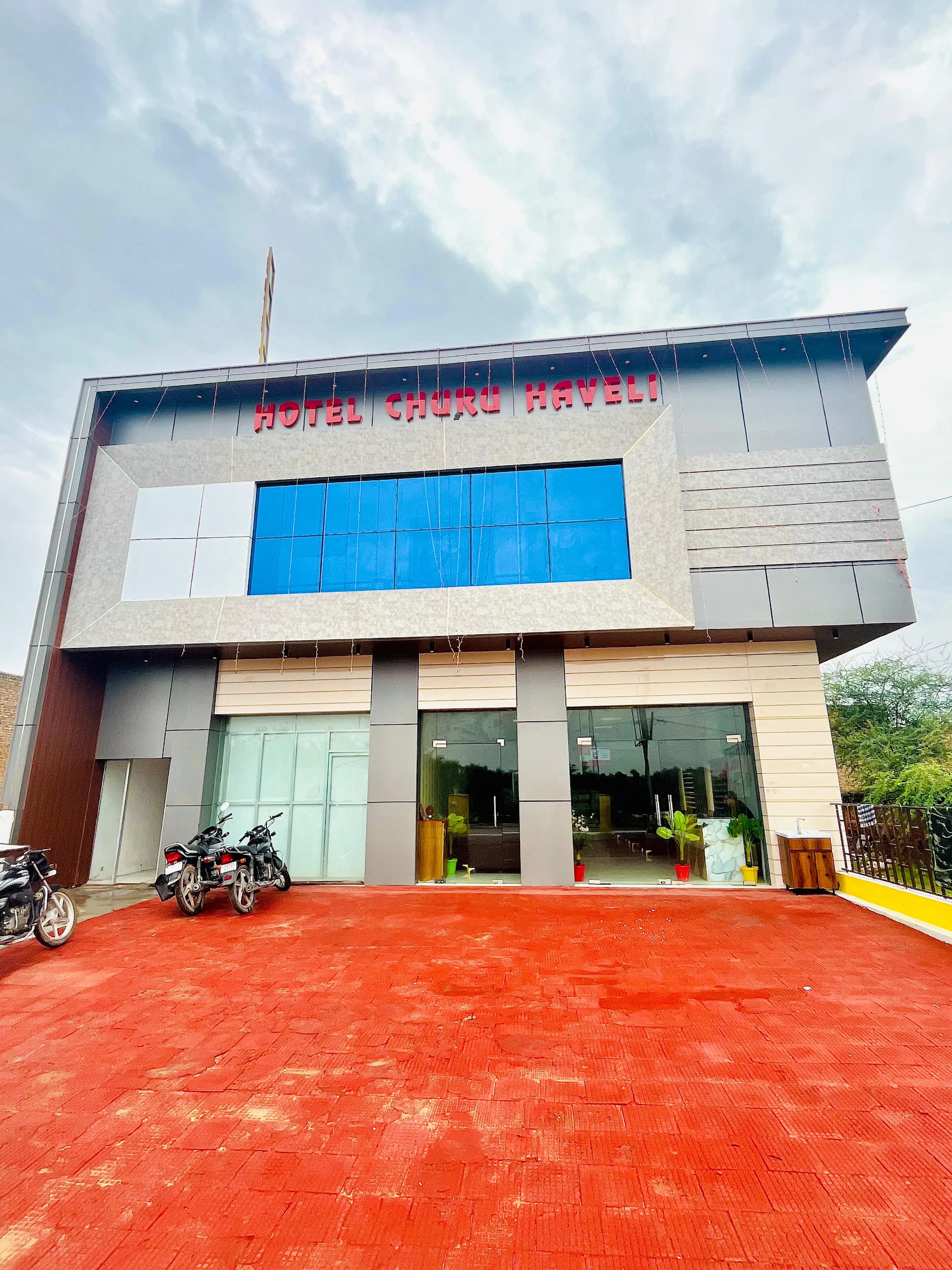 HOTEL CHURU HAVELI