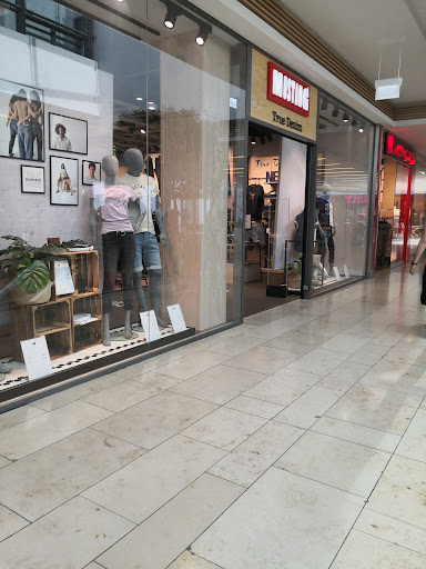Mustang Store Trier - Thumbnail