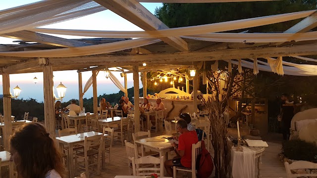 Cave Damianos taverna