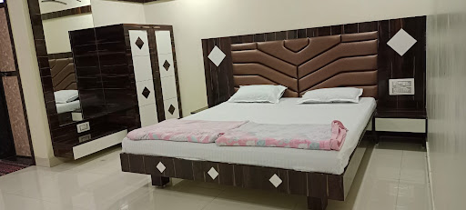 Gallery image 12